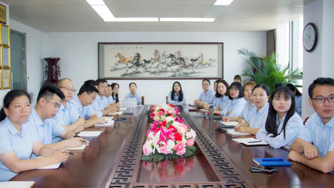 榮盛科技集團組織開展商務(wù)禮儀培訓